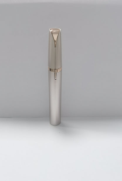 Mini Electric Eyebrow Trimmer – Painless Precision with LED Light